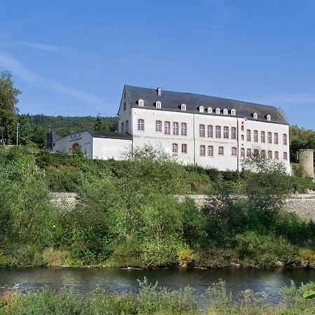 Hotel Burg Bollendorf Exteriör bild